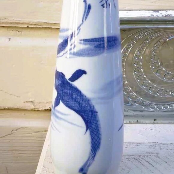 Hand Painted Blue & White Koi Fish porcelain vase - Picture 6 of 8